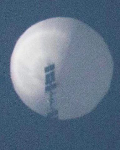 بالن چینی اولین شکار هوایی جنگنده F-22 رپتور  (عکس)