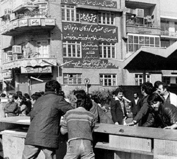 نوشتهها و آدمها و اشیا نوشتهها و آدمها و اشیا