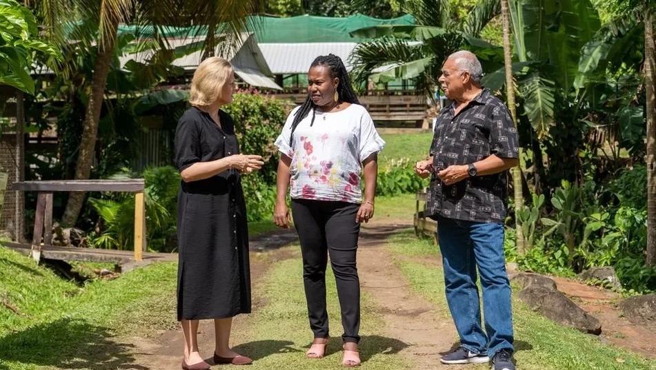 عذرخواهی یک خانواده انگلیسی به دلیل برده داری 200 سال قبل عذرخواهی یک خانواده انگلیسی به دلیل برده داری 200 سال قبل