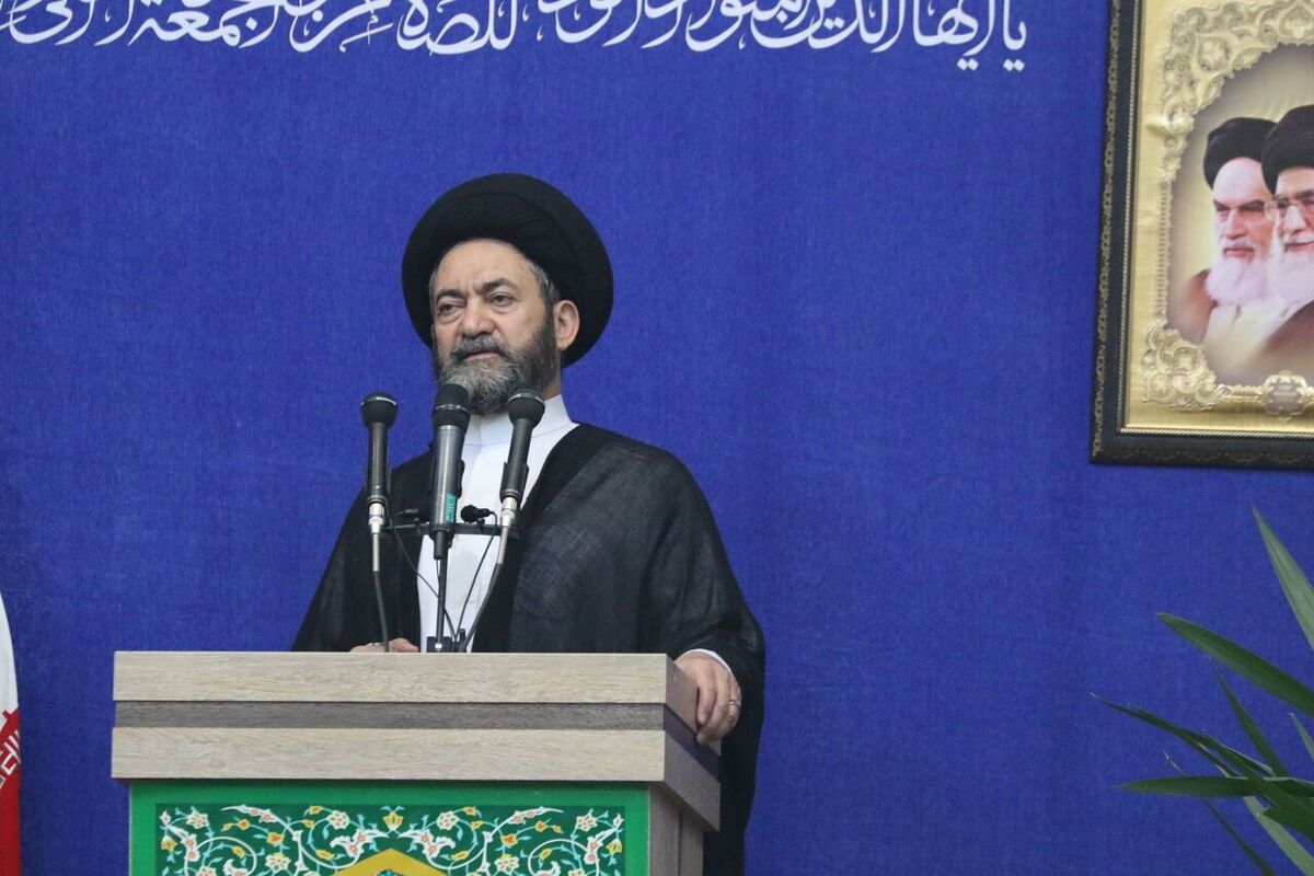 امام جمعه اردبیل: سر سوزنی احتمال ندارد که مسمومیت دانش آموزان کار نظام باشد
