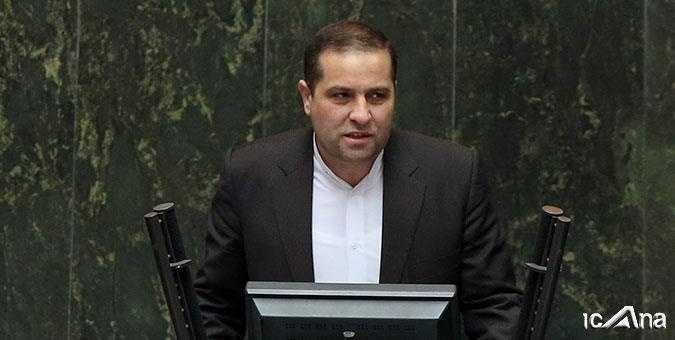 دلار هر روز هزار تومان بالاتر می رود ‌و مسئولان اقتصادی گم شده اند  / دولت باید در مورد رفتارش پاسخگو باشد