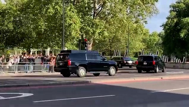 کاروان اسکورت خودروی رئیس جمهور آمریکا / ساعتی ۱۵۰ هزار دلار هزینه هر جابجایی کاروان اسکورت خودروی رئیس جمهور آمریکا / ساعتی ۱۵۰ هزار دلار هزینه هر جابجایی