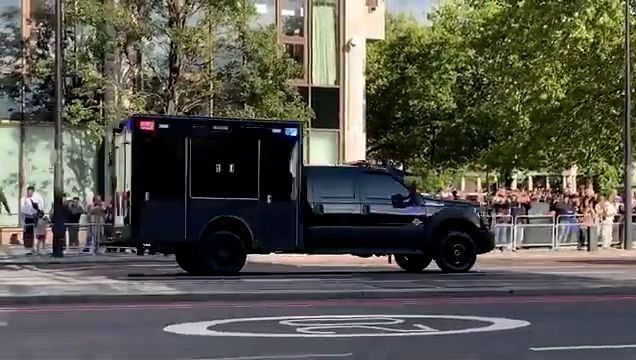 کاروان اسکورت خودروی رئیس جمهور آمریکا / ساعتی ۱۵۰ هزار دلار هزینه هر جابجایی کاروان اسکورت خودروی رئیس جمهور آمریکا / ساعتی ۱۵۰ هزار دلار هزینه هر جابجایی