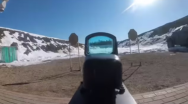 ببینید| سگ رباتیک روسی مجهز به مسلسل خودکار با قیمت ۳.۰۰۰ دلار رونمایی شد