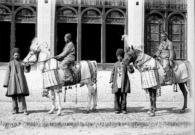 شبهخوانان تعزیه در ایام محرم عکس از آنتوان سوروگین