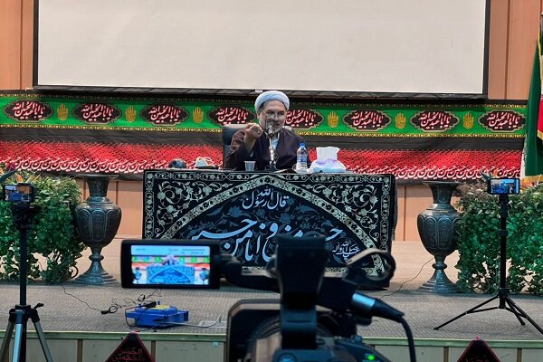 عاشورا مصداق عاشورا مصداق