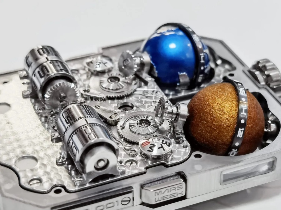 ساعت عجیب و غریب ایلان ماسک (+عکس) ساعت عجیب و غریب ایلان ماسک (+عکس)