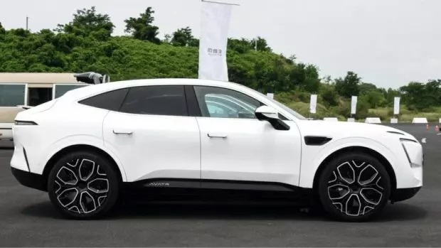 آواتار ۱۱؛ پورشه کاین چینی با تکنولوژی هواوی و طراحی نادر فقیه زاده آواتار ۱۱؛ پورشه کاین چینی با تکنولوژی هواوی و طراحی نادر فقیه زاده