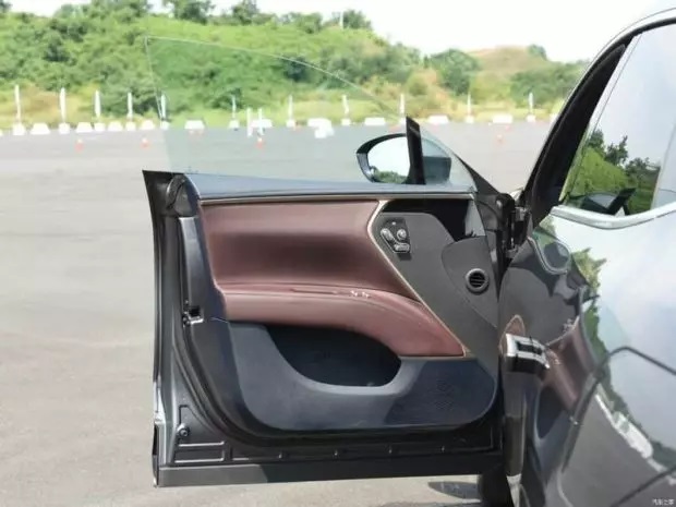 آواتار ۱۱؛ پورشه کاین چینی با تکنولوژی هواوی و طراحی نادر فقیه زاده آواتار ۱۱؛ پورشه کاین چینی با تکنولوژی هواوی و طراحی نادر فقیه زاده