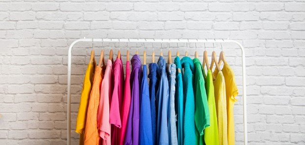 5 ترفند برای ست کردن انواع لباس با رنگ های متضاد 5 ترفند برای ست کردن انواع لباس با رنگ های متضاد