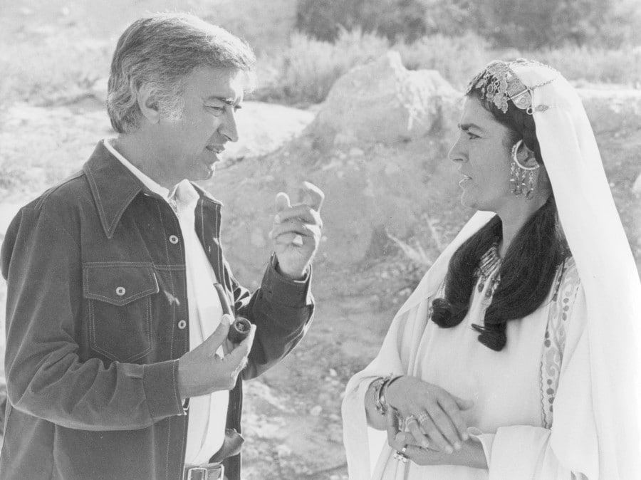 ایرنه پاپاس + مصطفی عقاد