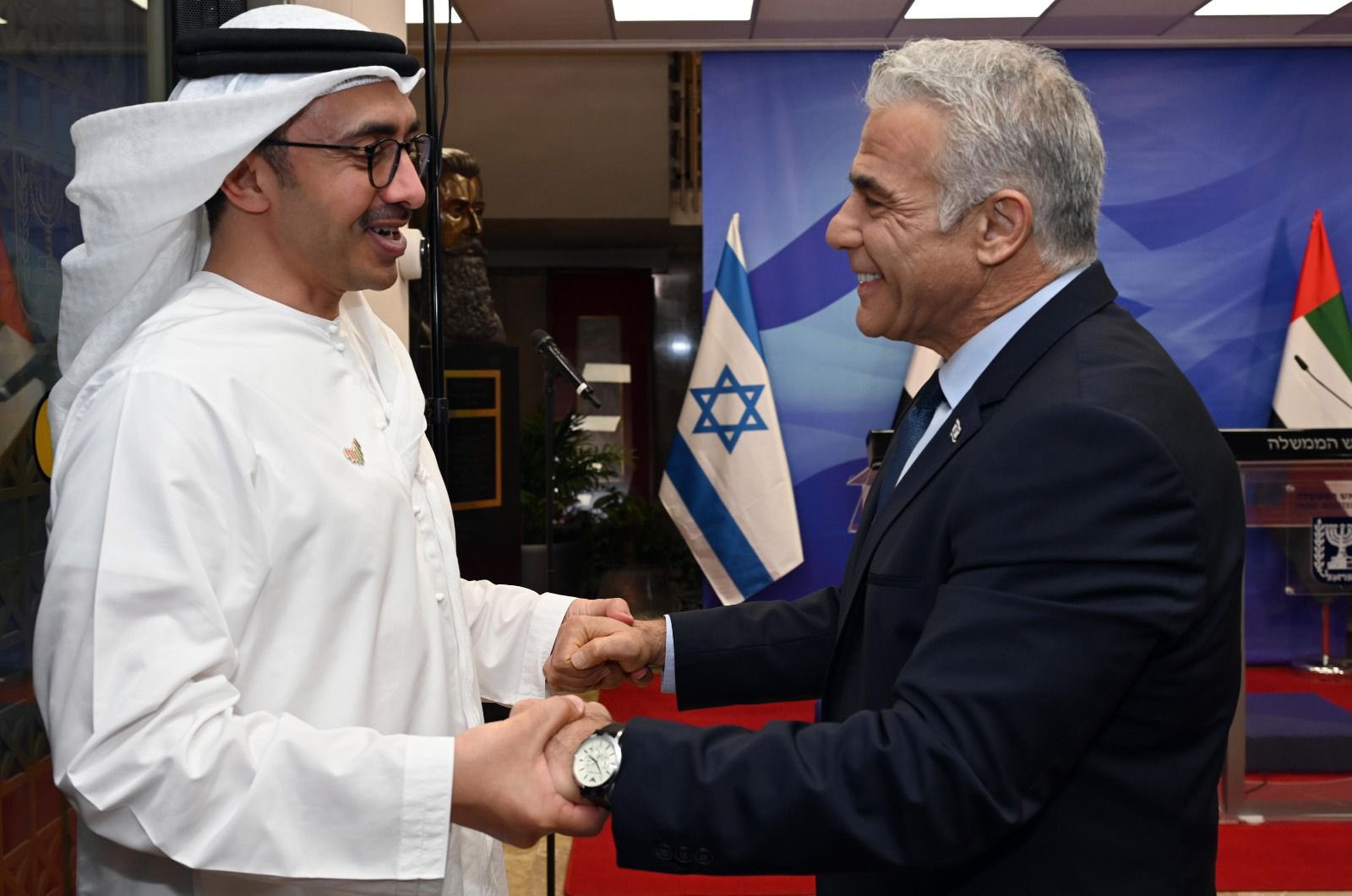 سفر وزیر خارجه امارات به اسرائیل / حضور در موزه هولوکاست و دیدار با نتانیاهو (+عکس) سفر وزیر خارجه امارات به اسرائیل / حضور در موزه هولوکاست و دیدار با نتانیاهو (+عکس)