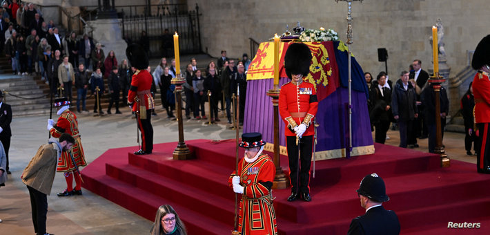 جنجال برنامه تشییع ملکه: درخواست لندن از سران کشورها: از پروازهای عادی استفاده کنید / انتقال سران کشورها با اتوبوس جنجال برنامه تشییع ملکه: درخواست لندن از سران کشورها: از پروازهای عادی استفاده کنید / انتقال سران کشورها با اتوبوس