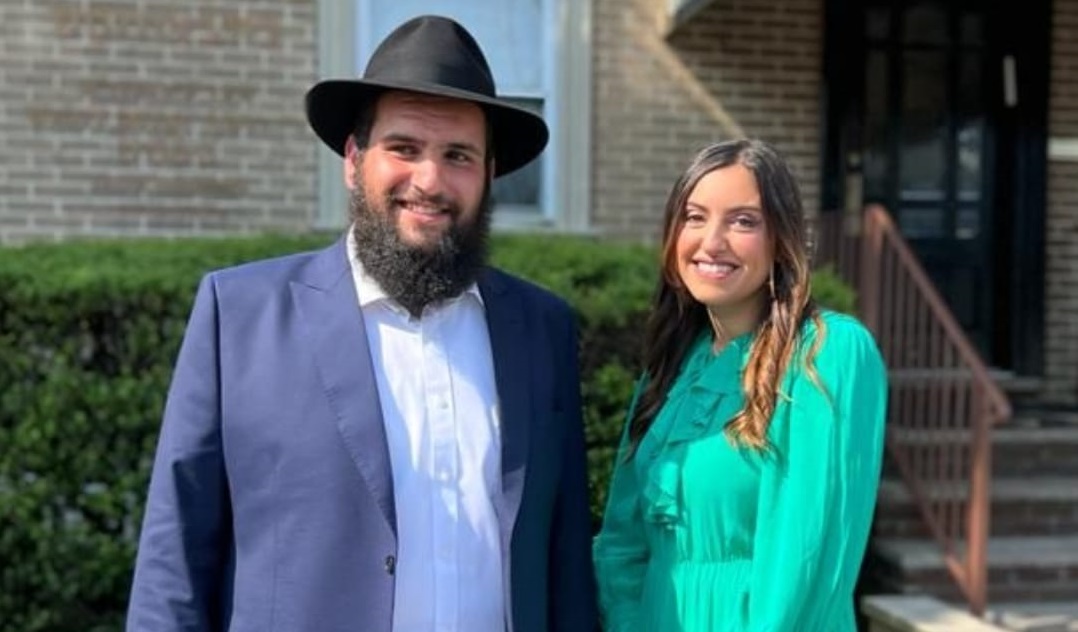 زندگی اولین خاخام یهودی در امارات / تاسیس مهدکودک، کنیسه و مرکز غذای حلال یهودی در دبی زندگی اولین خاخام یهودی در امارات / تاسیس مهدکودک، کنیسه و مرکز غذای حلال یهودی در دبی