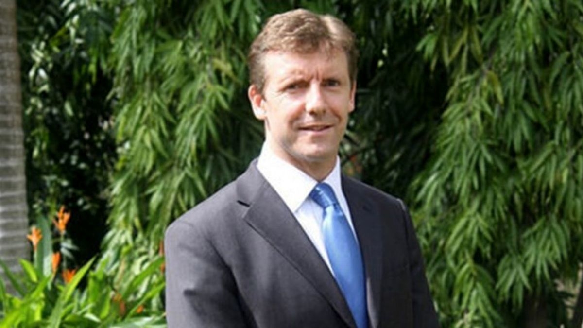 شرکلیف سفیر بریتانیا در تهران: نظر مردم انگلیس هم به ایران مثل نظر ایرانیان به بریتانیا، منفی است !