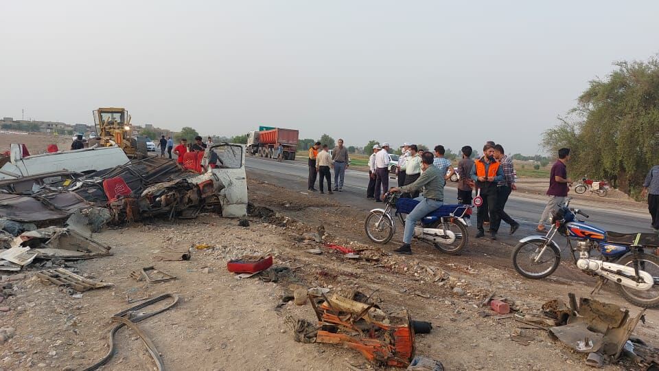 خوزستان/ 16 کشته در تصادف تریلی و مینیبوس در شوشتر خوزستان/ 16 کشته در تصادف تریلی و مینیبوس در شوشتر