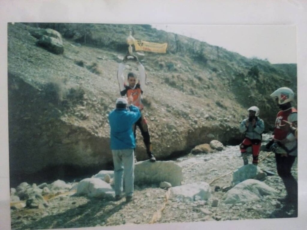 با رکورددار عجیبترین فرود و صعودها در ارتفاعات تهران / فتح توچال با موتورسیکلت در ۱۸ دقیقه با رکورددار عجیبترین فرود و صعودها در ارتفاعات تهران / فتح توچال با موتورسیکلت در ۱۸ دقیقه