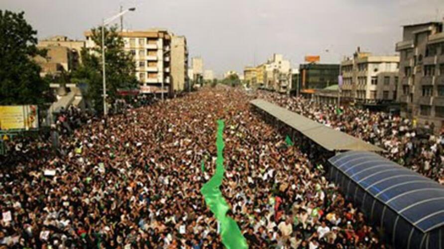 چرا و چگونه جنبشهای اعتراضی رادیکالیزه شدند؟ چرا و چگونه جنبشهای اعتراضی رادیکالیزه شدند؟