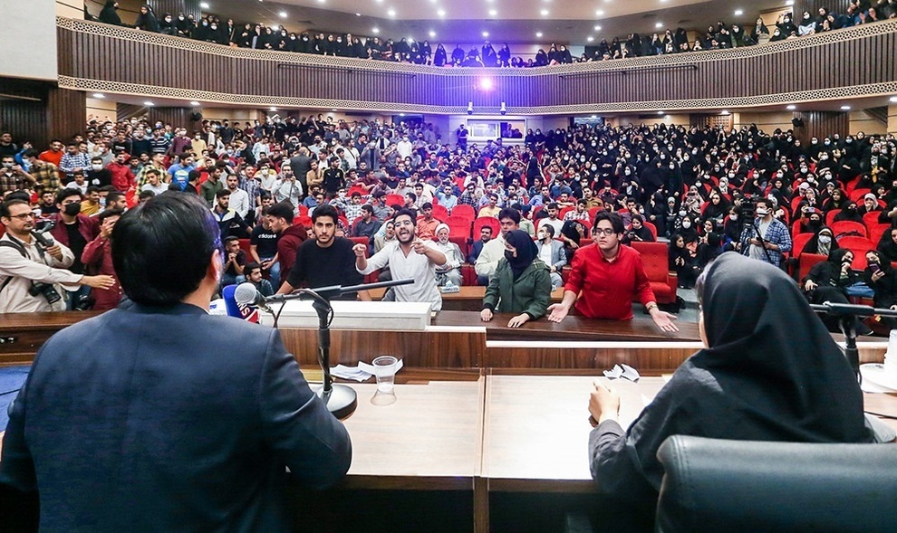 گفت و گوهای دانشگاهی: راهبرد دولت یا تصمیم شخصی سخنگو؟!