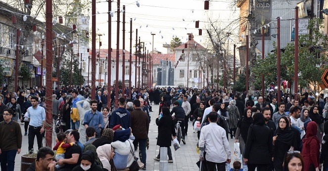 پایکوبی در رشت؛ «همکاری شهروندان» یا «دخالت لباس شخصیها»؟ پایکوبی در رشت؛ «همکاری شهروندان» یا «دخالت لباس شخصیها»؟