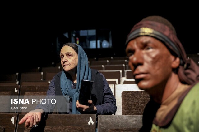 گلاب آدینه: همیشه آرزوی اجرای نمایش