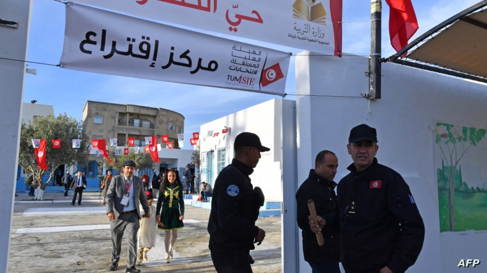 رسوایی برای رئیس جمهور تونس / مشارکت در انتخابات: 8.8 درصد رسوایی برای رئیس جمهور تونس / مشارکت در انتخابات: 8.8 درصد