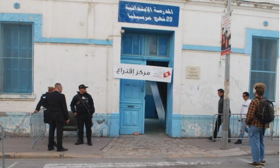 رسوایی برای رئیس جمهور تونس / مشارکت در انتخابات: 8.8 درصد رسوایی برای رئیس جمهور تونس / مشارکت در انتخابات: 8.8 درصد