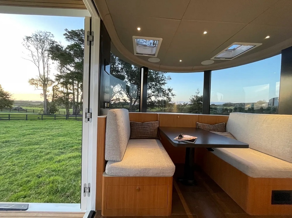 روموتوو تی8؛ یک کاروان مدرن با طراحی متفاوت روموتوو تی8؛ یک کاروان مدرن با طراحی متفاوت