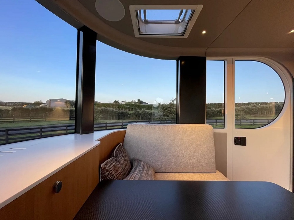 روموتوو تی8؛ یک کاروان مدرن با طراحی متفاوت روموتوو تی8؛ یک کاروان مدرن با طراحی متفاوت