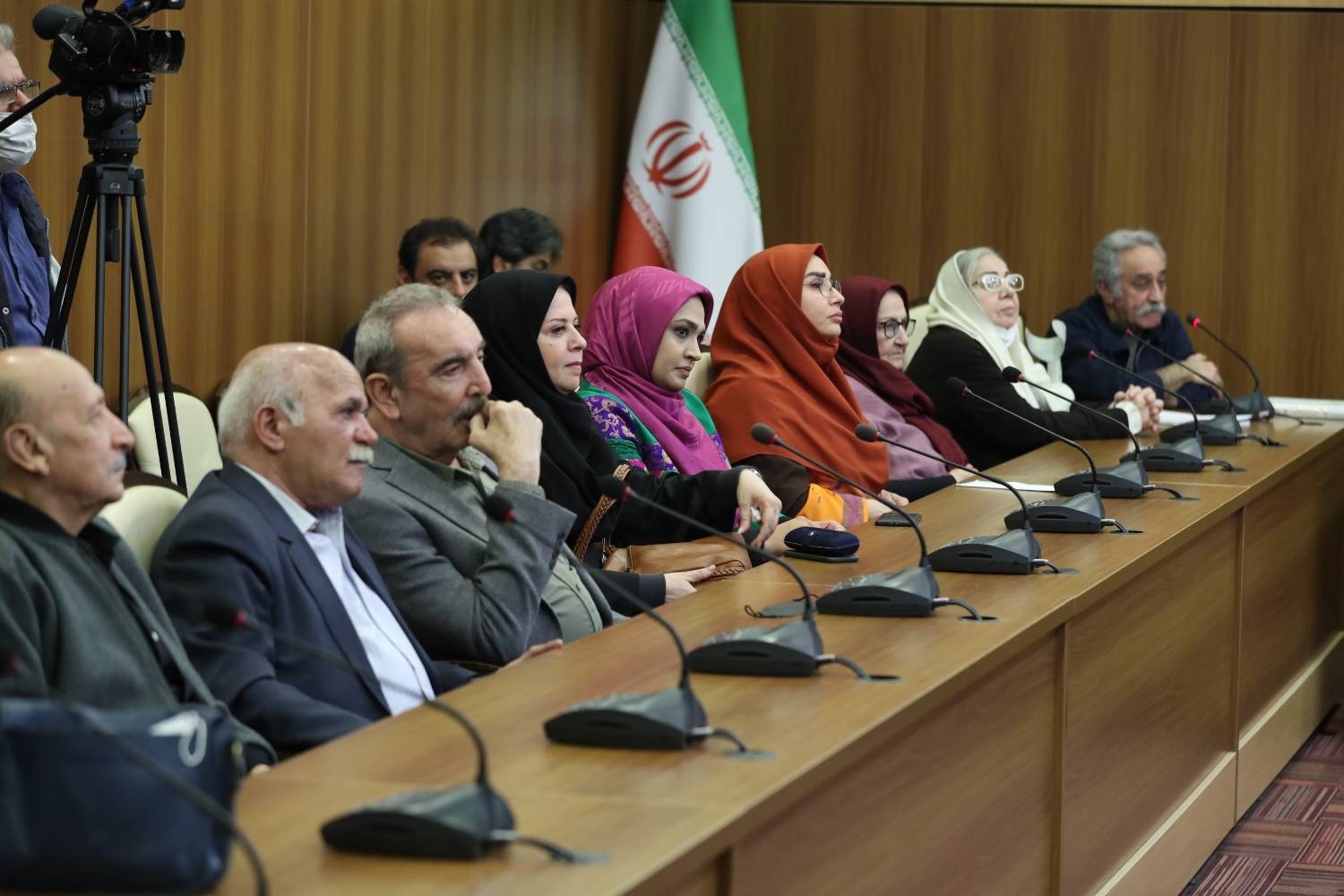 نارضایتی رییس صداوسیما نارضایتی رییس صداوسیما از اجحاف به هنرمندان رادیو