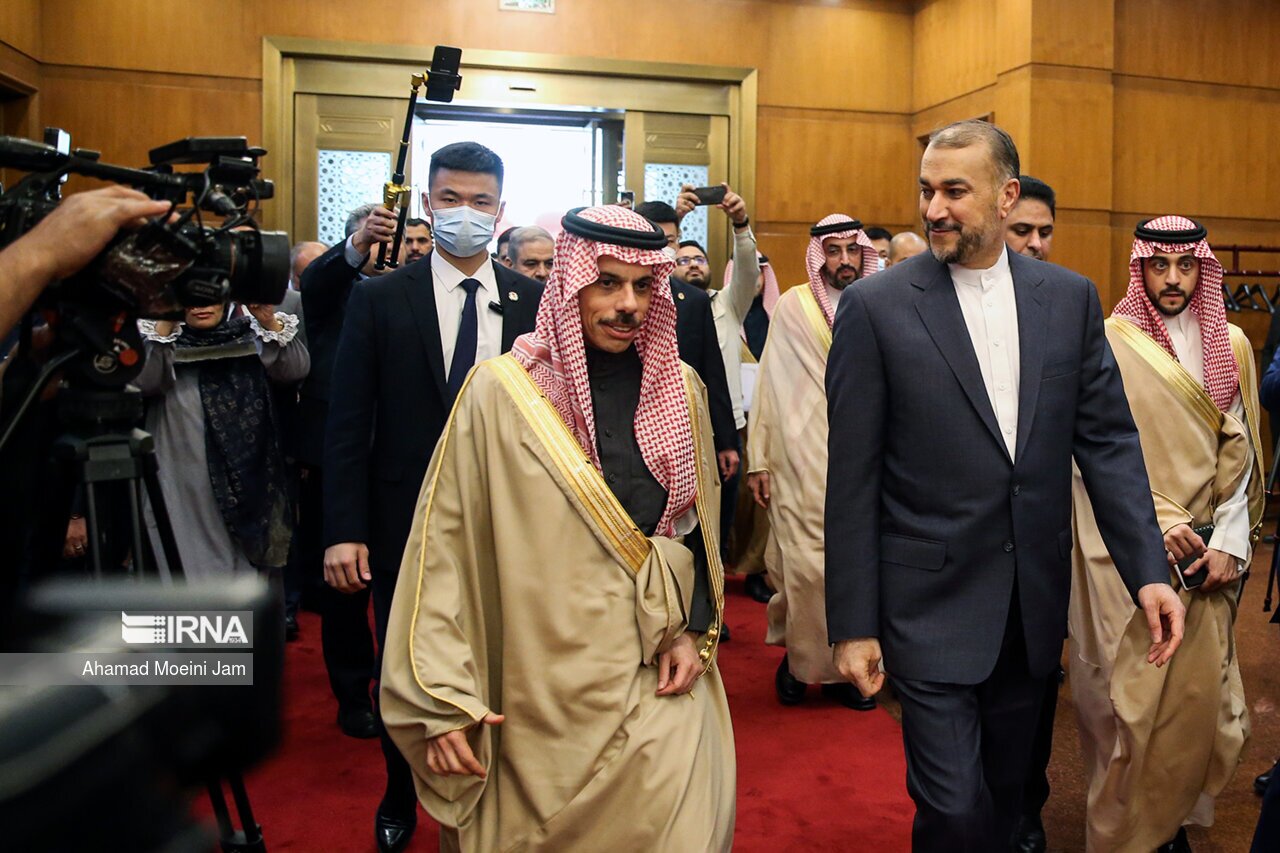 دیدار وزیران خارجه ایران و سعودی در چین دیدار وزیران خارجه ایران و سعودی در چین