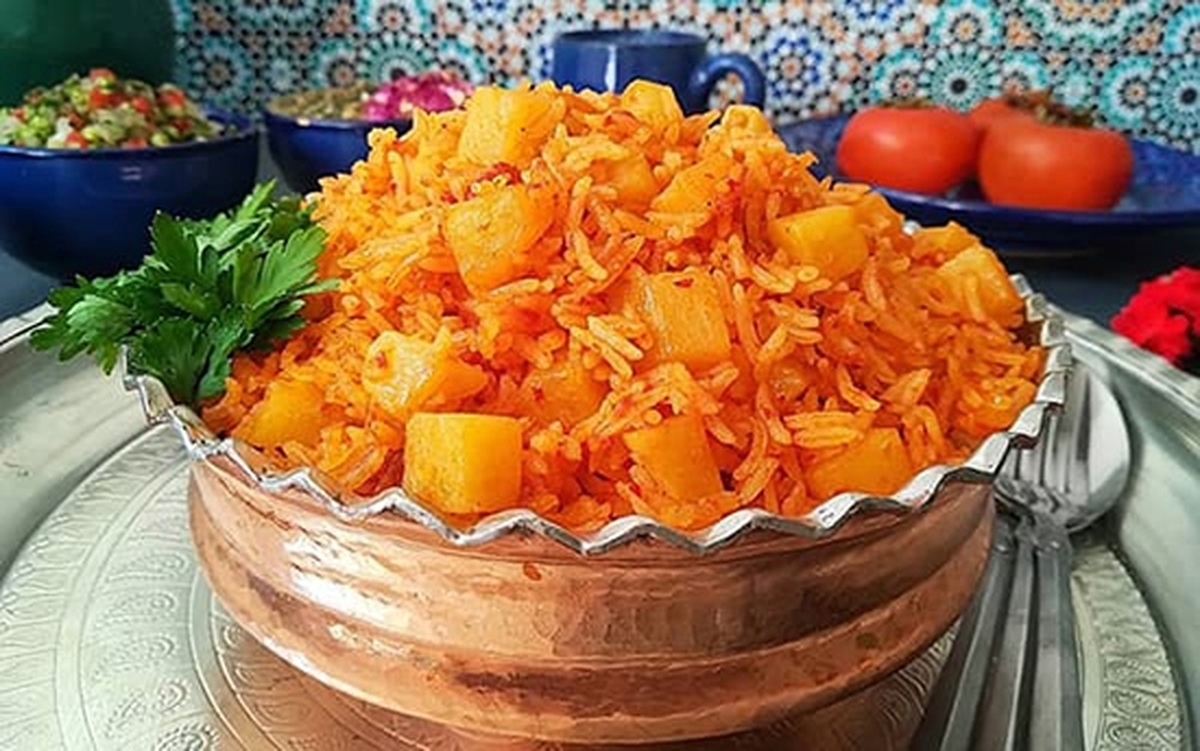 طرز تهیه پلوی خوشمزه و لذیذ (دمپختک گوجه و سیب زمینی)