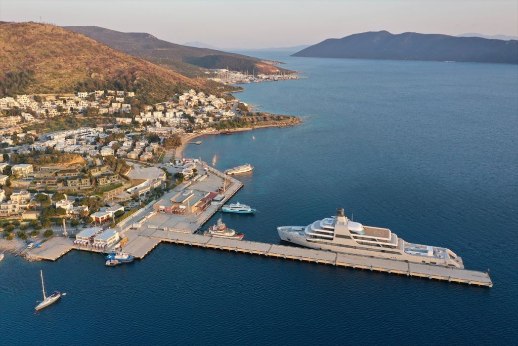 پول سوخت یک کشتی تفریحی چقدر می شود؟ قصر شناور آبراموویچ در مارماریس! پول سوخت یک کشتی تفریحی چقدر می شود؟ قصر شناور آبراموویچ در مارماریس!