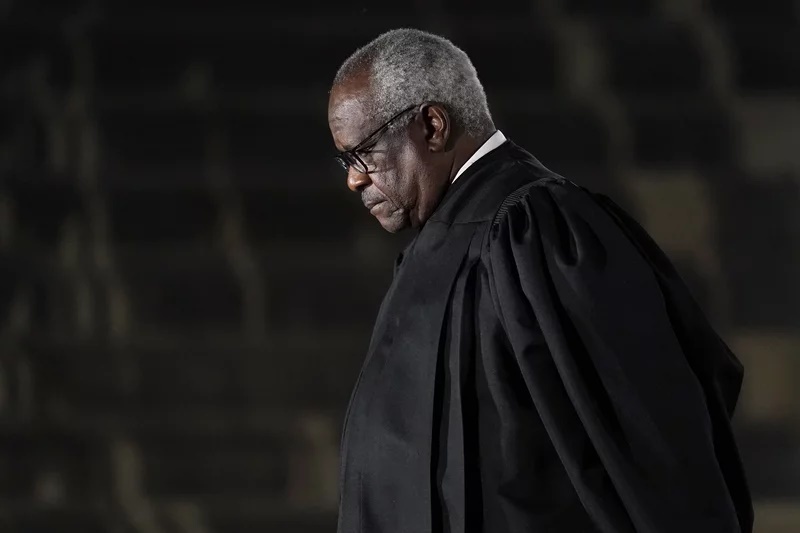 اعتراض به «تضاد منافع» قاضی دادگاه عالی امریکا اعتراض به «تضاد منافع» قاضی دادگاه عالی امریکا