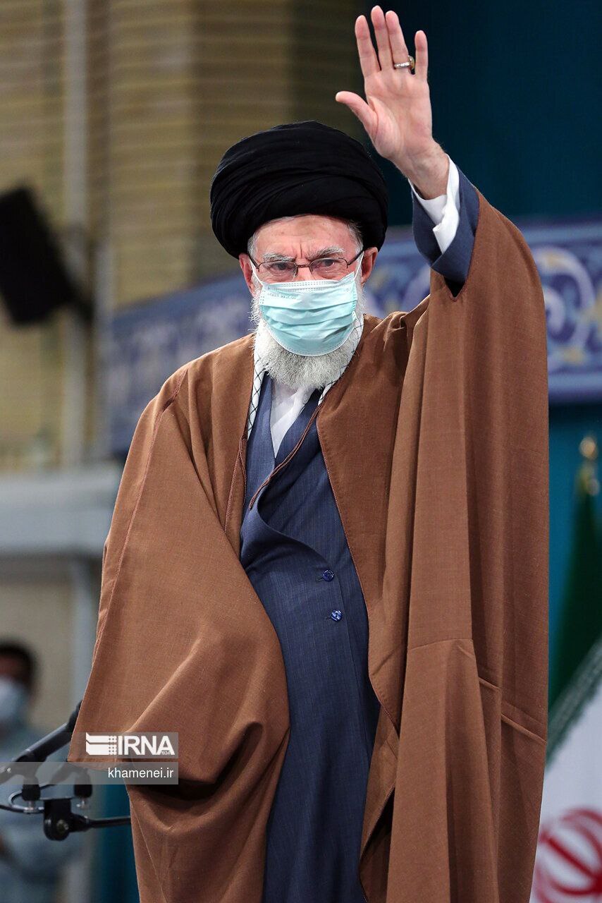 مقام معظم رهبری: مسائل گوناگون کشور مگر قابل رفراندوم است؟ کجای دنیا این کار را می‌کنند؟