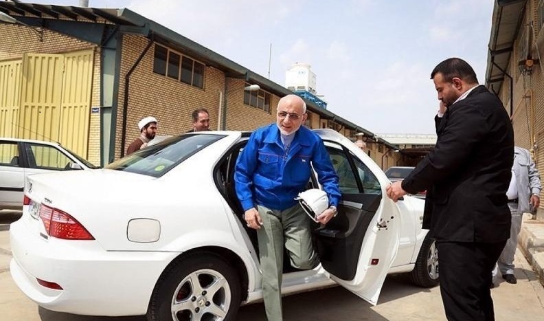 آقای میرسلیم! مراقب حرف زدن تان باشید؛ مقصر خودتان هستید نه مردم آقای میرسلیم! مراقب حرف زدن تان باشید؛ مقصر خودتان هستید نه مردم