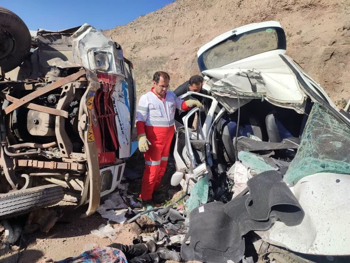 تصادف مینی بوس با سواری در زنجان/ ۱۵ مصدوم و یک فوتی