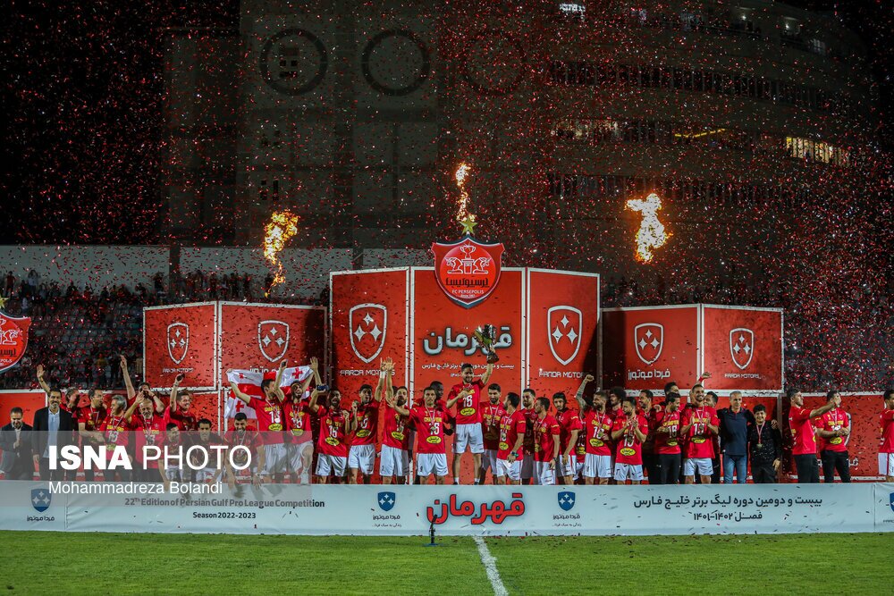 اسپانسر جشن قهرمانی لیگ برتر فوتبال چه شرکتی بود؟ (+عکس) اسپانسر جشن قهرمانی لیگ برتر فوتبال چه شرکتی بود؟ (+عکس)