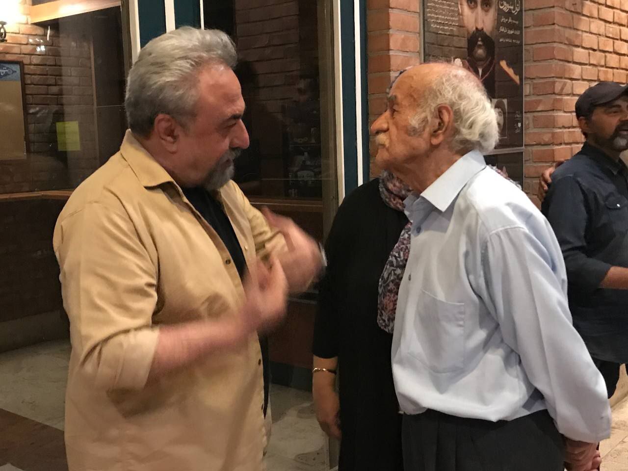 غوغای «خوش‌دلان» در تهران/ در این دنیا همه چیز بی‌معنی است جز بدبختی!