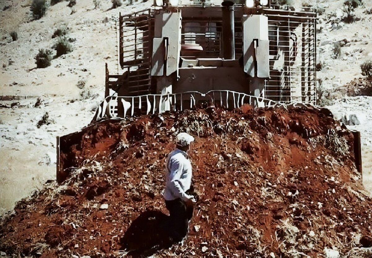 ببینید| زنده به گور کردن یک چوپان توسط بولدوزر اسرائیلی