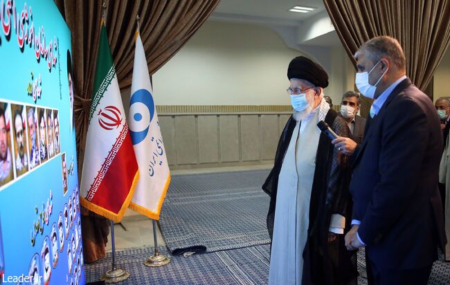 آیت الله خامنه ای: ما روی مبنای اسلامیمان نمی خواهیم طرف سلاح برویم / اگر این نبود جلویش را نمیتوانستند بگیرند / توافق اشکالی ندارد اما زیرساخت صنعت هستهای نباید دست بخورد آیت الله خامنه ای: ما روی مبنای اسلامیمان نمی خواهیم طرف سلاح برویم / اگر این نبود جلویش را نمیتوانستند بگیرند / توافق اشکالی ندارد اما زیرساخت صنعت هستهای نباید دست بخورد