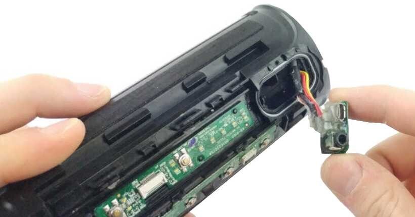 آموزش رفع مشکلات رایج و تعمیر اسپیکر بلوتوثی در خانه