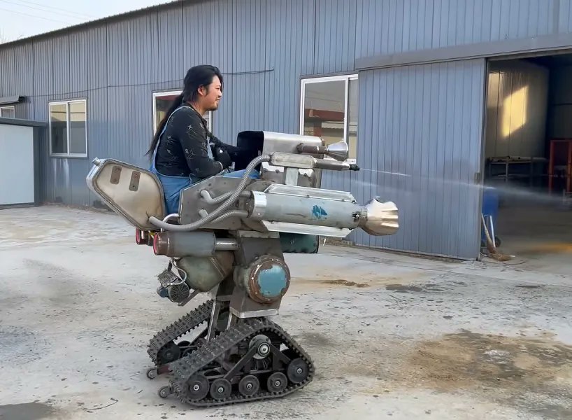 ساخت ربات امنیتی از ضایعات فلزی ساخت ربات امنیتی از ضایعات فلزی