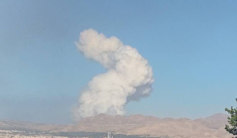 خبرهای جدید جنگ ایران و اسراییل: حمله به کرمانشاه / صداوسیما: سرنگونی پهپاد اسراییل در اصفهان / خروج 800 چینی از ایران / حمله تل آویو به دانشگاه افسری امام حسین خبرهای جدید جنگ ایران و اسراییل: حمله به کرمانشاه / صداوسیما: سرنگونی پهپاد اسراییل در اصفهان / خروج 800 چینی از ایران / حمله تل آویو به دانشگاه افسری امام حسین